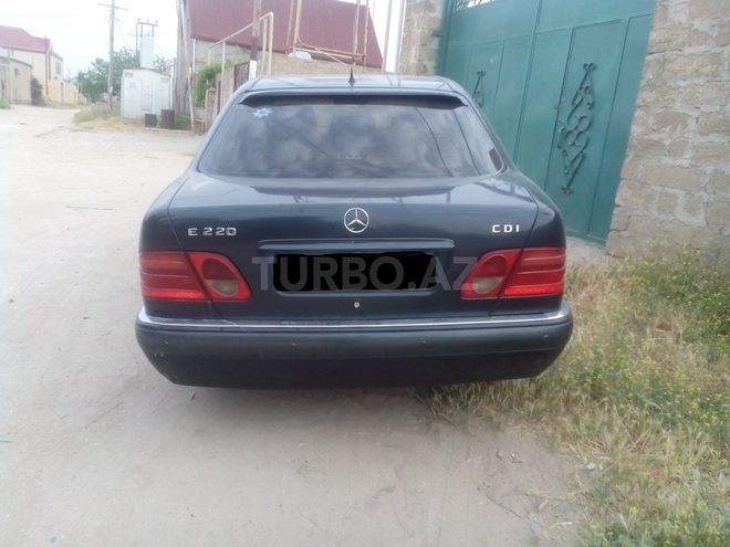 Mercedes E 220 1998, 254,000 km - 2.2 l - Bakı
