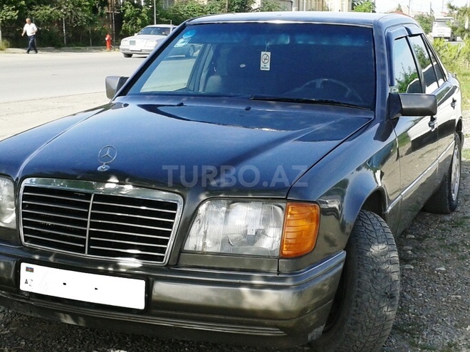 Mercedes E 250 1994, 200,000 km - 0.3 л - Bakı