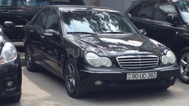 Mercedes C 200 2000, 215,738 km - 2.0 l - Bakı