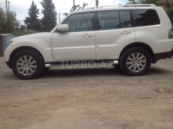 Mitsubishi Pajero 2008, 132,000 km - 3.2 l - Bakı