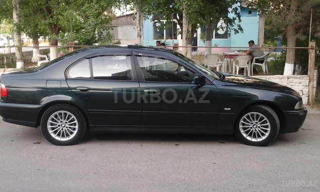 BMW 528 2000, 318,000 km - 2.8 l - Bakı