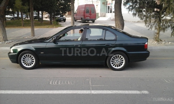 BMW 528 2000, 318,000 km - 2.8 l - Bakı