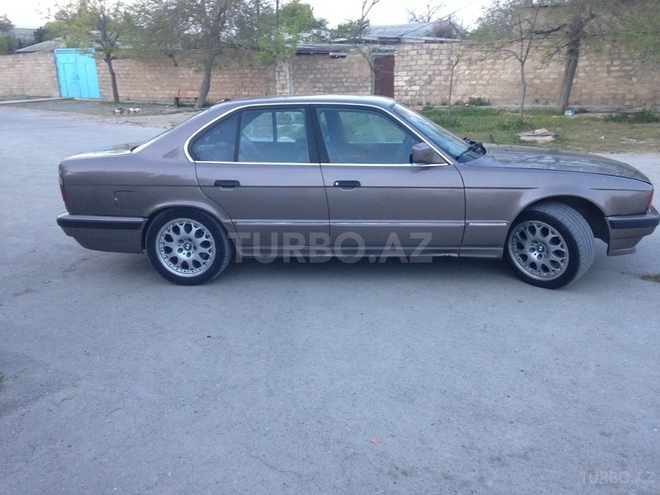 BMW 520 1990, 290,000 km - 2.0 л - Bakı