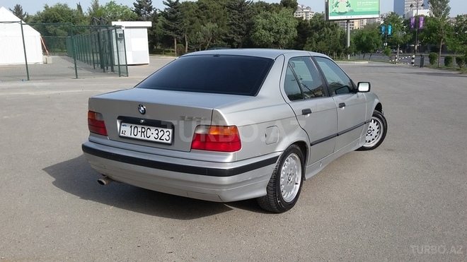 BMW 320 1993, 285,000 km - 2.0 l - Bakı