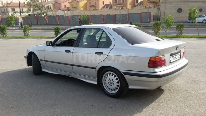 BMW 320 1993, 285,000 km - 2.0 l - Bakı