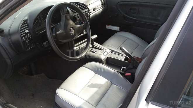 BMW 320 1993, 285,000 km - 2.0 l - Bakı