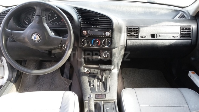 BMW 320 1993, 285,000 km - 2.0 l - Bakı