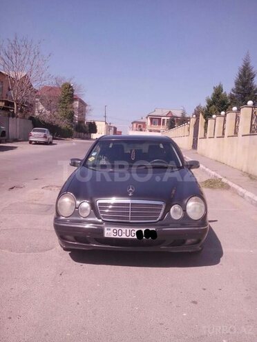 Mercedes E 220 2001, 292,000 km - 2.2 l - Bakı