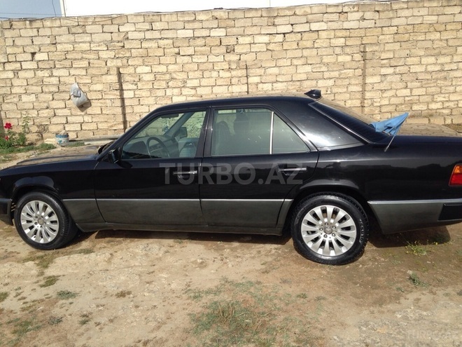 Mercedes E 230 1992, 230,000 km - 2.3 l - Bakı