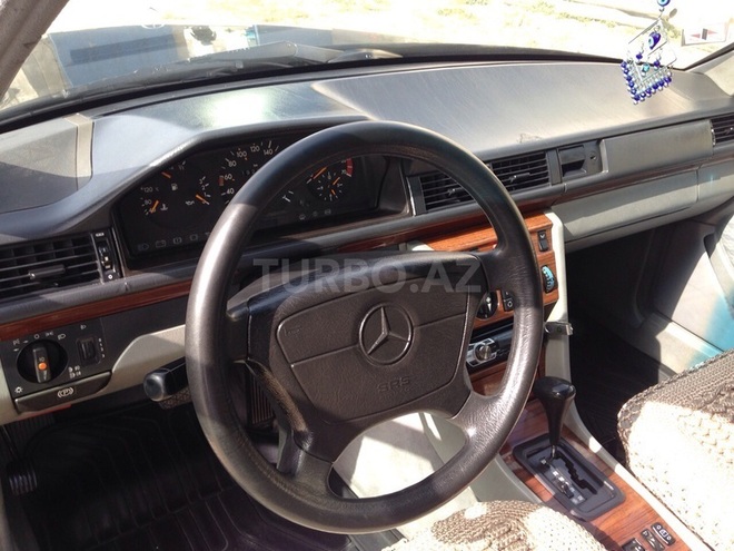 Mercedes E 230 1992, 230,000 km - 2.3 l - Bakı