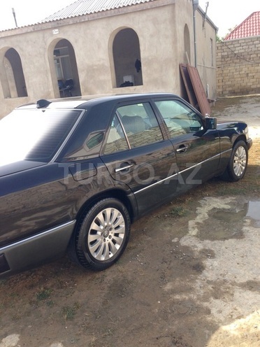 Mercedes E 230 1992, 230,000 km - 2.3 l - Bakı