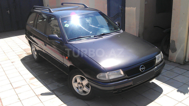 Opel Astra 1996, 265,000 km - 2.0 l - Bakı