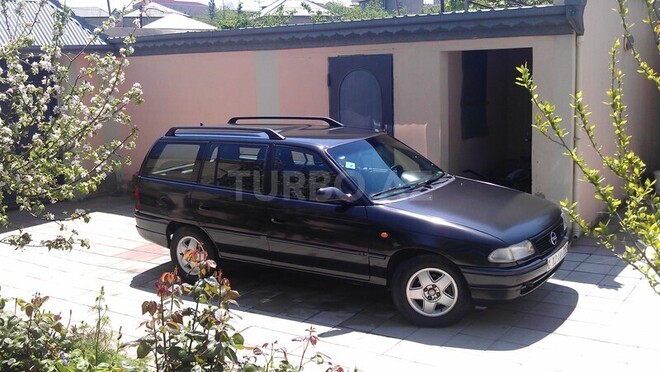 Opel Astra 1996, 265,000 km - 2.0 l - Bakı