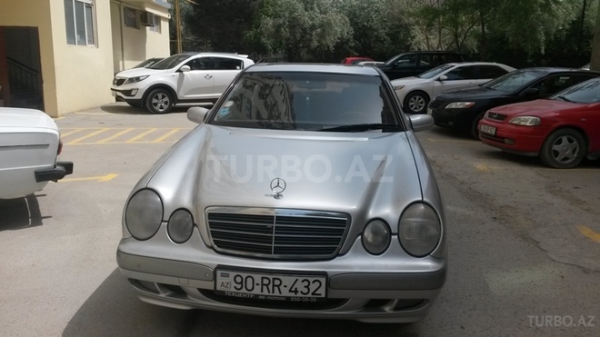 Mercedes E 220 2000, 240,000 km - 2.2 l - Bakı