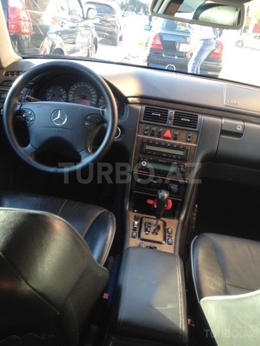 Mercedes E 270 2000, 230,000 km - 2.7 l - Bakı