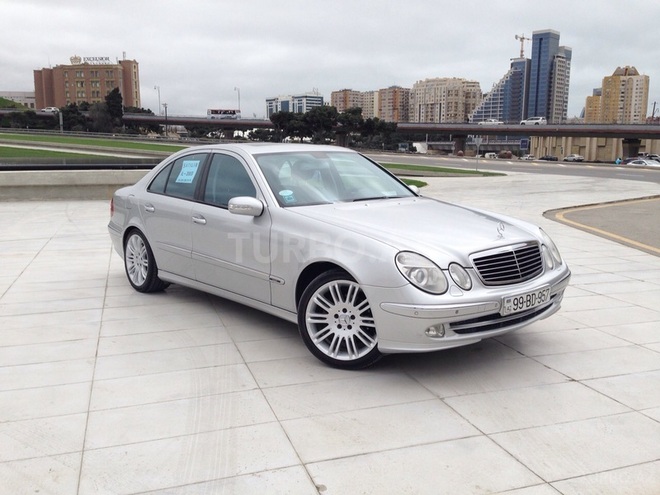Mercedes E 240 2003, 182,000 km - 0.3 l - Bakı