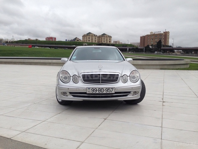 Mercedes E 240 2003, 182,000 km - 0.3 l - Bakı