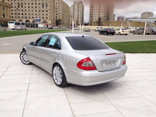 Mercedes E 240 2003, 182,000 km - 0.3 l - Bakı