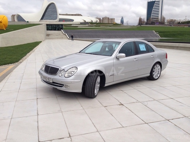 Mercedes E 240 2003, 182,000 km - 0.3 l - Bakı