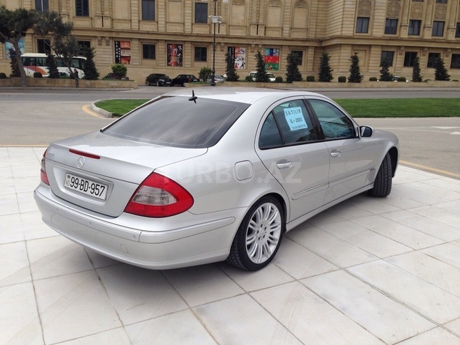 Mercedes E 240 2003, 182,000 km - 0.3 l - Bakı