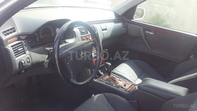 Mercedes E 280 2000, 207,000 km - 2.8 l - Bakı