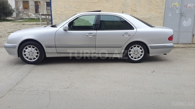 Mercedes E 280 2000, 207,000 km - 2.8 l - Bakı
