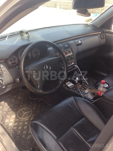 Mercedes E 240 2000, 162,000 km - 2.6 л - Bakı