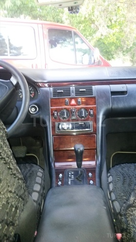 Mercedes E 200 1996, 290,000 km - 2.0 l - Bakı