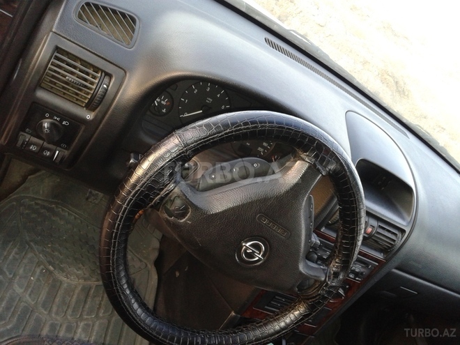 Opel Astra 1998, 300,000 km - 1.6 l - Bakı
