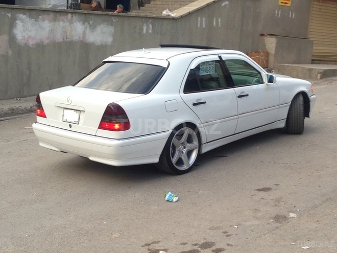 Mercedes C 230 2000, 187,000 km - 2.3 l - Bakı
