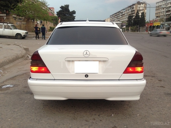 Mercedes C 230 2000, 187,000 km - 2.3 l - Bakı