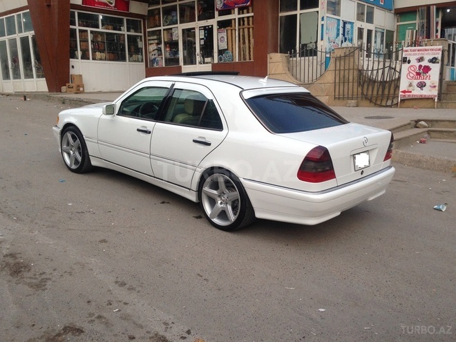 Mercedes C 230 2000, 187,000 km - 2.3 l - Bakı