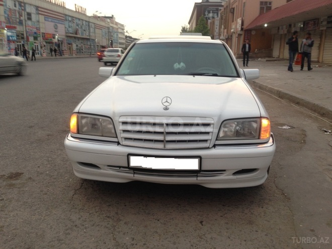 Mercedes C 230 2000, 187,000 km - 2.3 l - Bakı