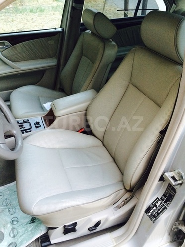Mercedes E 220 2000, 284,000 km - 2.2 l - Bakı