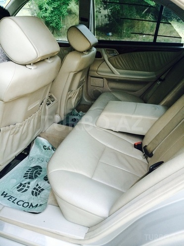 Mercedes E 220 2000, 284,000 km - 2.2 l - Bakı