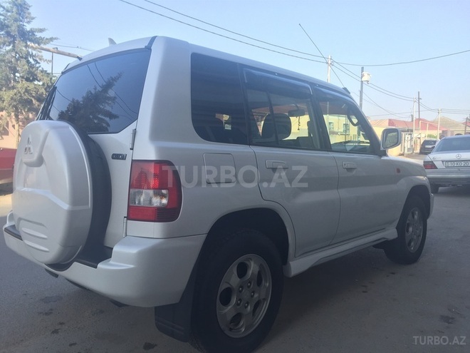 Mitsubishi Pajero io 2000, 200,000 km - 2.0 л - Bakı
