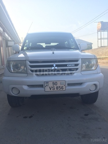 Mitsubishi Pajero io 2000, 200,000 km - 2.0 л - Bakı