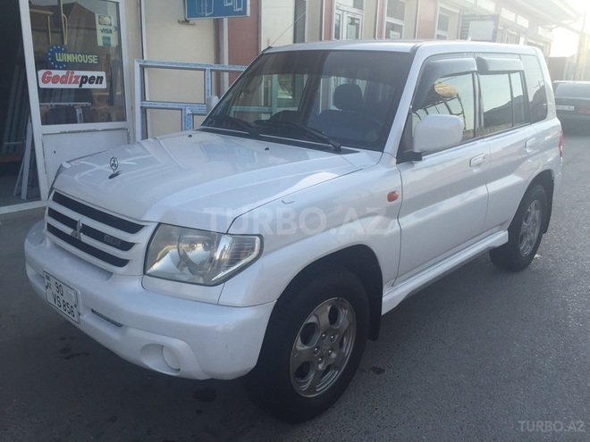 Mitsubishi Pajero io 2000, 200,000 km - 2.0 л - Bakı
