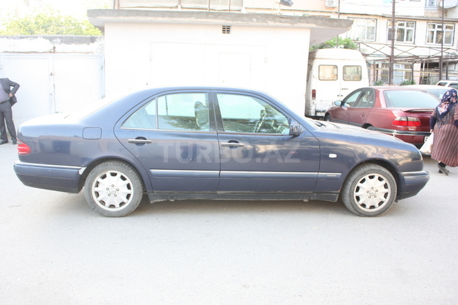 Mercedes E 280 1999, 227,000 km - 2.8 l - Bakı