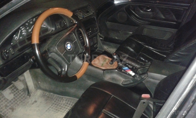 BMW 520 1997, 260,000 km - 2.0 л - Bakı