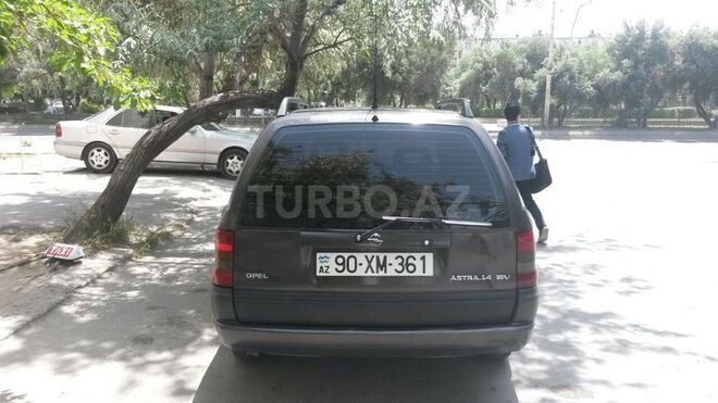 Opel Astra 1996, 200,000 km - 1.6 l - Bakı