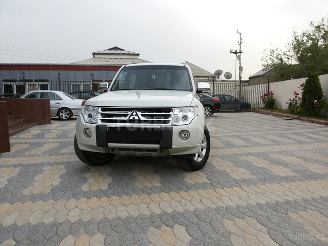 Mitsubishi Pajero 2011, 38,000 km - 3.5 l - Bakı