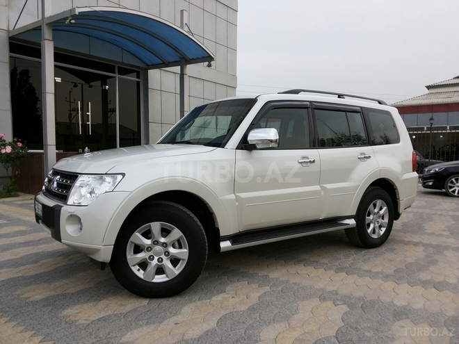 Mitsubishi Pajero 2011, 38,000 km - 3.5 l - Bakı