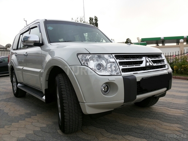 Mitsubishi Pajero 2011, 38,000 km - 3.5 l - Bakı