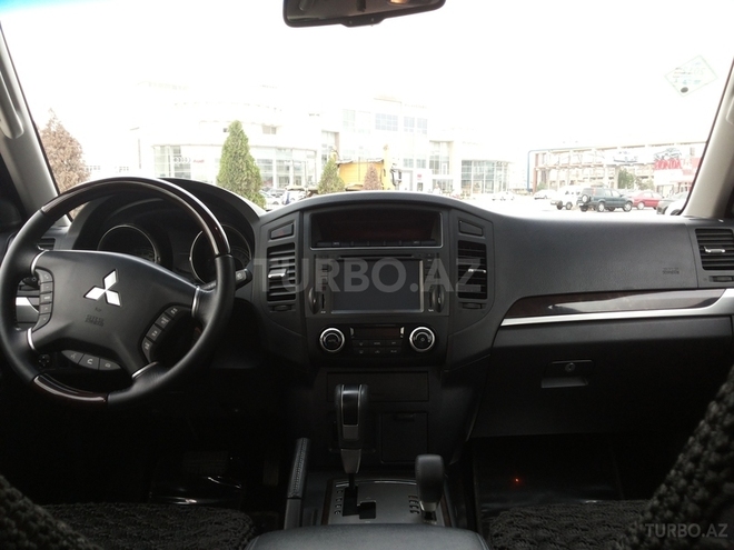 Mitsubishi Pajero 2011, 38,000 km - 3.5 l - Bakı