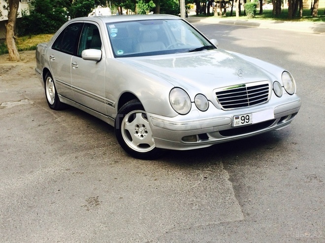 Mercedes E 220 2000, 270,000 km - 2.2 l - Bakı