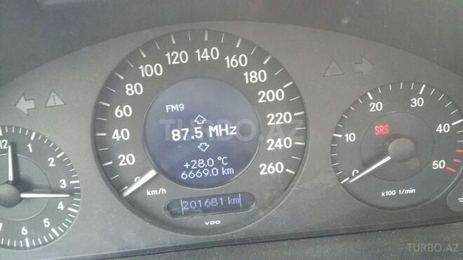 Mercedes E 220 2003, 201,681 km - 2.2 l - Bakı