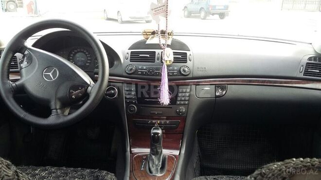 Mercedes E 220 2003, 201,681 km - 2.2 l - Bakı