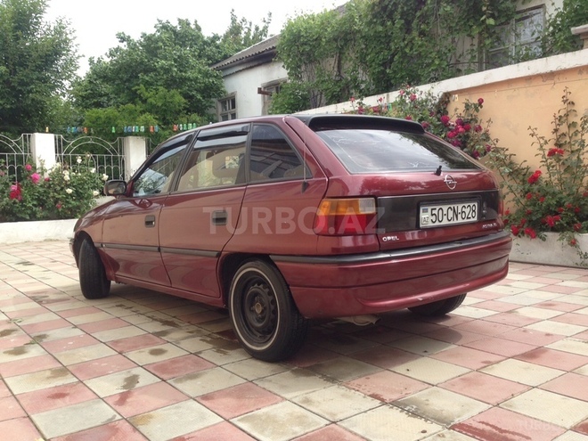Opel Astra 1996, 265,000 km - 1.6 l - Bakı