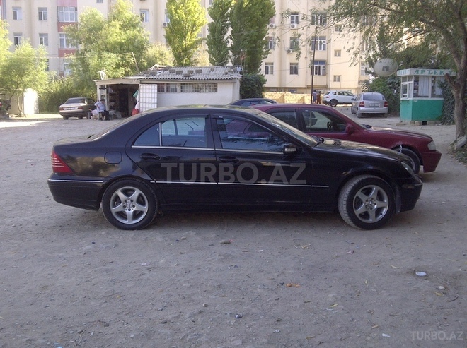 Mercedes C 320 2002, 190,000 km - 3.2 л - Bakı